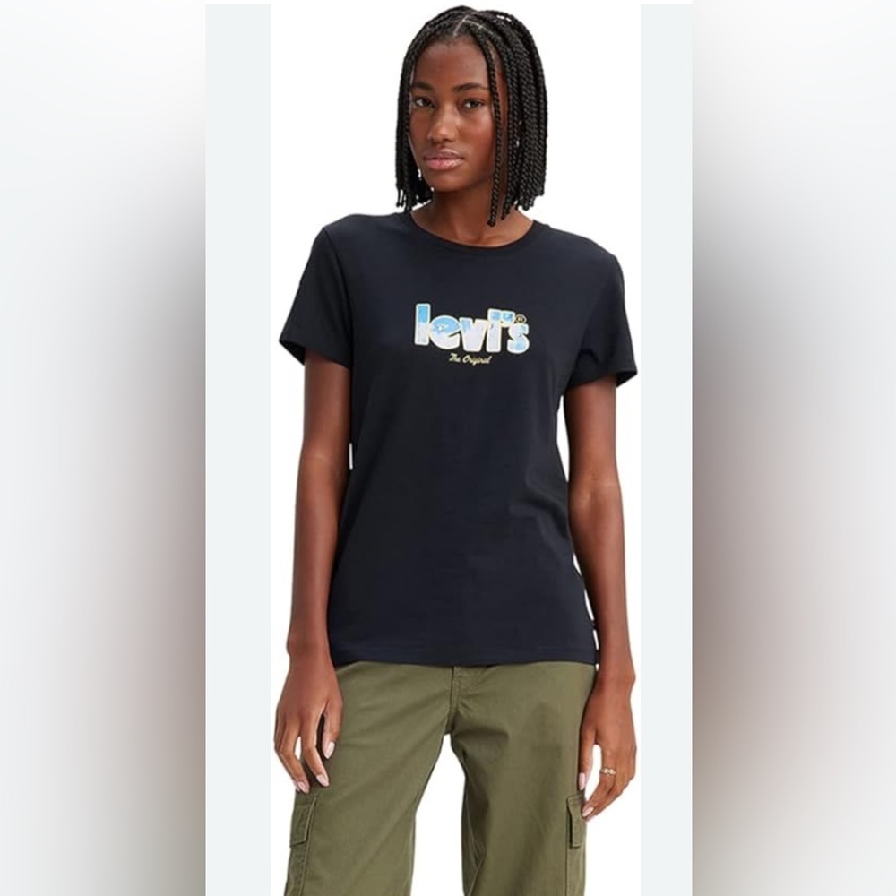 NWT Levi’s Women’s Short Sleeve Logo Tee Shirt